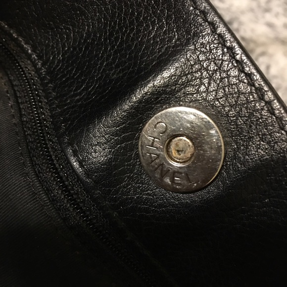 CHANEL Executive Cerf Tote - Picture 6 of 11